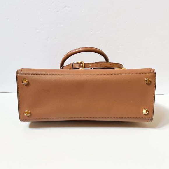 Michael Kors Tan Shoulder Bag - Picture 6 of 13